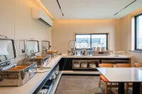 Heju Hotel (Shaoxing Keyan Scenic Area Light Textile City Curtain Market Store)