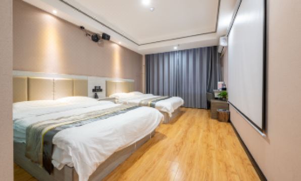 Dunhuang Xitai E-Sports Hotel (Shazhou Night Market)