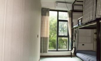 Dengba Inn&Youth Hotel (Shenzhen Futian Convention and Exhibiton Center Store )