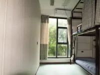 Dengba International Youth Hostel (Shenzhen Futian Convention and Exhibition Center) Hotels in 