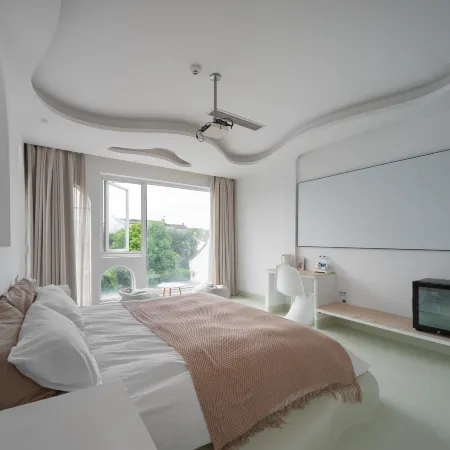 Cloud Designer Hostel (west gate scenic spot shop)