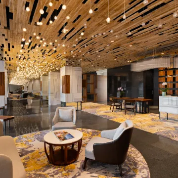 Mövenpick Hotel Jakarta City Centre Отели рядом с достопримечательностью «Собор Джакарты»