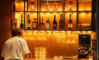 Elong ME Hotel (Yangjiang Transportation Hub Jinshan Road)