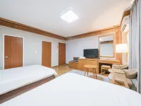 JEJU MIRACLE HOTEL Hotels near Elefunsia