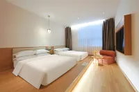 Nanshe Designer Hotel | Nan's Hotel (Yanji Yanbian University West Market Branch)