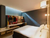 Hotel JL No76 Hotels near Moco Museum