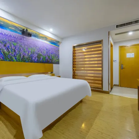 Home Inn Huaxuan Select Hotel (Weihai High-speed Railway Station Hanlefang Branch)