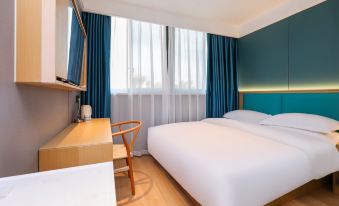 Qingmu Hotel (Nanjing Tanqiao Commercial Street Kening Road Subway Station Branch)