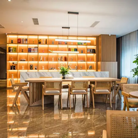 M Design Hotel (Pengzhou High-Speed Railway Station Longxing Temple)