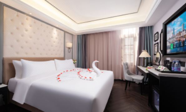Victoria Lizhi Hotel (Tianyi International Branch, North Square, Maoming High speed Railway Station)