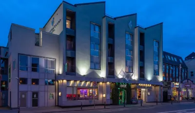 Hyde Hotel Hotels near Circle of Life Commemorative Garden
