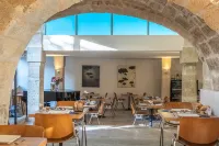 Boutique Hôtel Entraigues Hotels in Arpaillargues-et-Aureillac