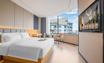 Licheng Hotel (Qiubei Jiaolian Plaza)