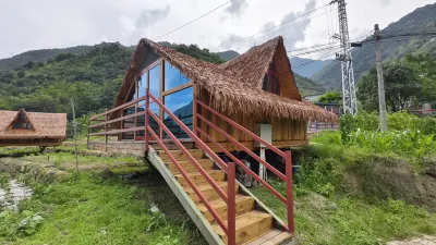 瀘水臘娜瓦底民宿（老虎灘歡樂田園景區店） 天勝農村客運有限公司附近的飯店