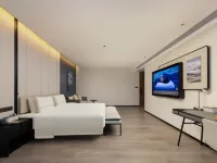 Atour Hotel Wuhan Hankou City Plaza Houhu Avenue Hotels near Beach Park