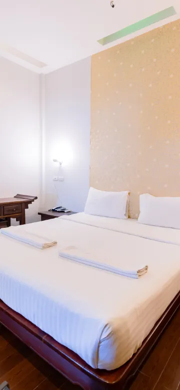 ห้องดีลักซ์ เตียงใหญ่ 1 เตียง