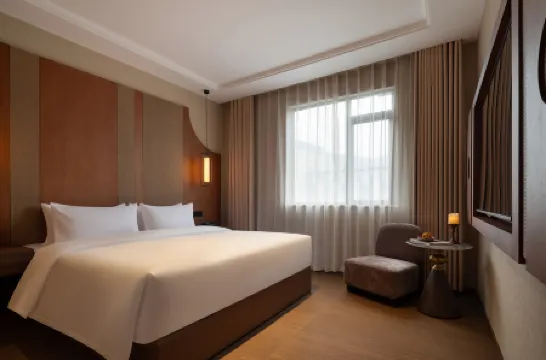 Anzhen Hotel Отели рядом с достопримечательностью «Cai E Tomb»