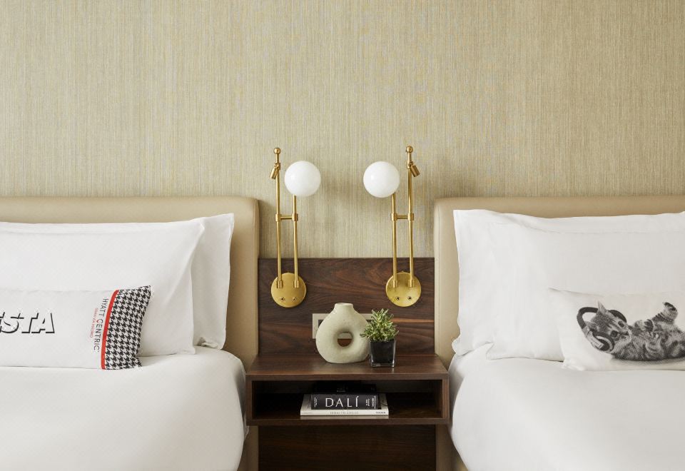 1. 하얏트 센트릭 ..