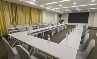 Ji Hotel (Yantai Railway Station)