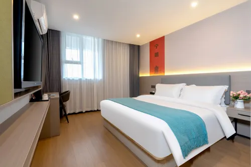 Ningming Yuelai Holiday Hotel