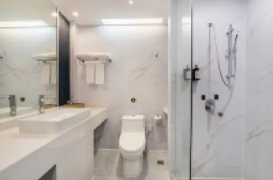 Vienna International Hotel (Haikou East Railway Station) Hotels in Qiongshan District