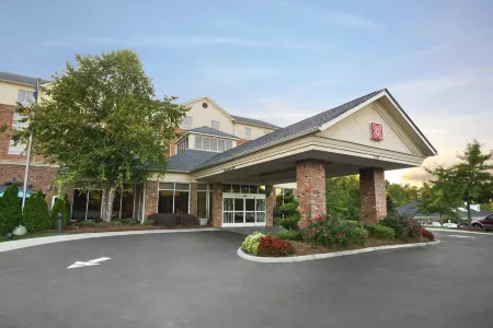 Hilton Garden Inn Charlotte/Mooresville Отели рядом с достопримечательностью «Trump National Golf Club Charlotte»