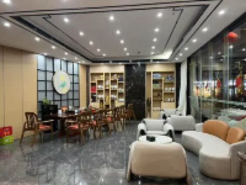 Rujia Huayi Selected Hotel (Pu'er Lancang Bus Station Branch)