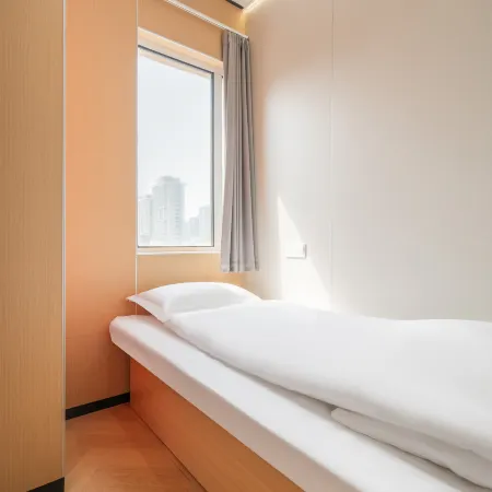 Stay at Xiaoding Hotel (Beijing Heshenghui Pingle Park Metro Station Branch)