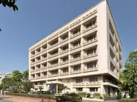 Vesta Maurya Palace Hotels near The Palace Atelier