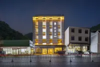 One Dimensional Hotel (Huangguoshu Scenic Area Branch) Hotels near The Shenlong Cave of Huangguoshu