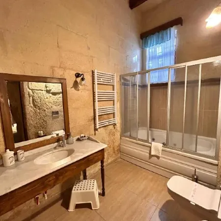 Temenni Evi Cave Hotel