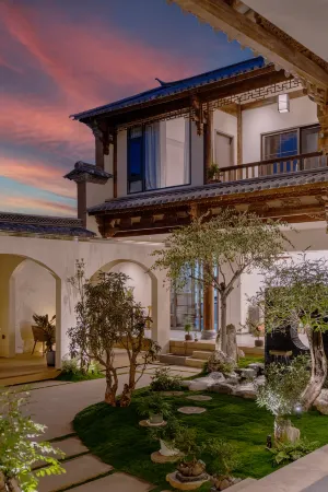 Shaxi MoYeHomestay Отели рядом с достопримечательностью «Stage at Square Street»