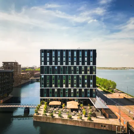 Four Elements Hotel Отели рядом с достопримечательностью «Мост Питон»