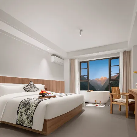 Moyun Yunxia Bieyuan Hot Spring Homestay (Moxi Ancient Town Branch) Отели в г. Лудинг