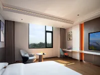 Meihong Hotel (Dehong Mangshi Airport Mangshi Square) - Mountain view