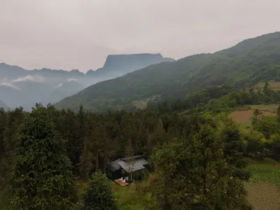 Jianglu LeShan hotel Hotels in Лэшань