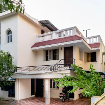 Mahes Villa - Svenks Hotels Отели рядом с достопримечательностью «Indian Institute Of Technology, Madras»