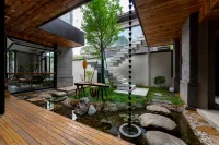 Lu Ming Bieyuan · Independent Villa Homestay (Xi'an Bell and Drum Tower as well as City Wall Store) Hotels in 