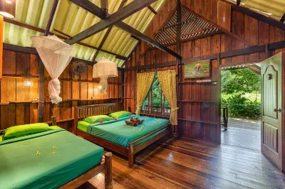 Khao Sok Riverside Cottages