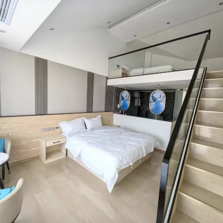 Jinghu Courtyard-Style Hotel