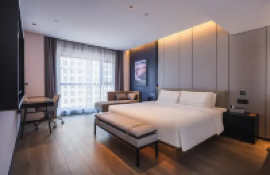 Atour Hotel (Weihai Urban Area Xingfu Gate)