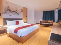 RedDoorz Plus @ Jinjiang Star Hotel Hotels near The Pergola