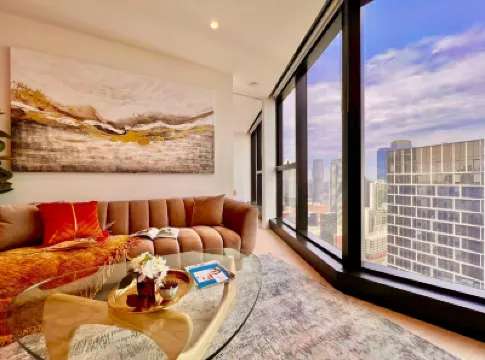 Highrise view 1king1Queen 2baths Hotels in 