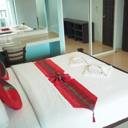 Ananya Residence Service Apartment Отели рядом с достопримечательностью «Замок Амата»