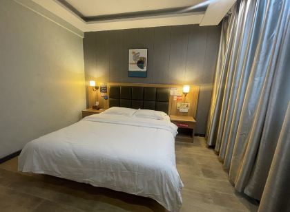 Queshan Golden Land Hot Spring Holiday Hotel