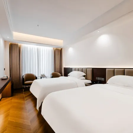 Longchuan Yibao Hotel