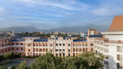 Hotel Yak & Yeti Hotels near SinghaDurbar