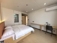 Qiaodong Homestay (Jiayu Donghu College) - balcone