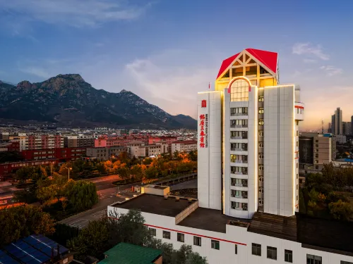 Tai'an Mingzuo Santai Theme Hotel (Taishan Scenic Area)