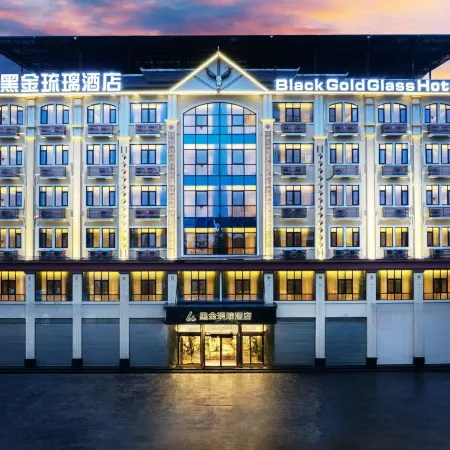 Heijin Liuli Hotel (Dehong Longchuan Munao Zongge Square)